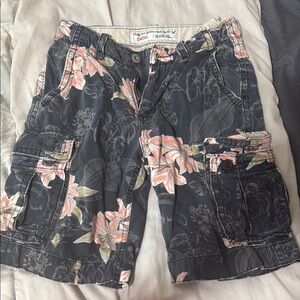 American Eagle Outfitters Black and Pink Cargo Shorts